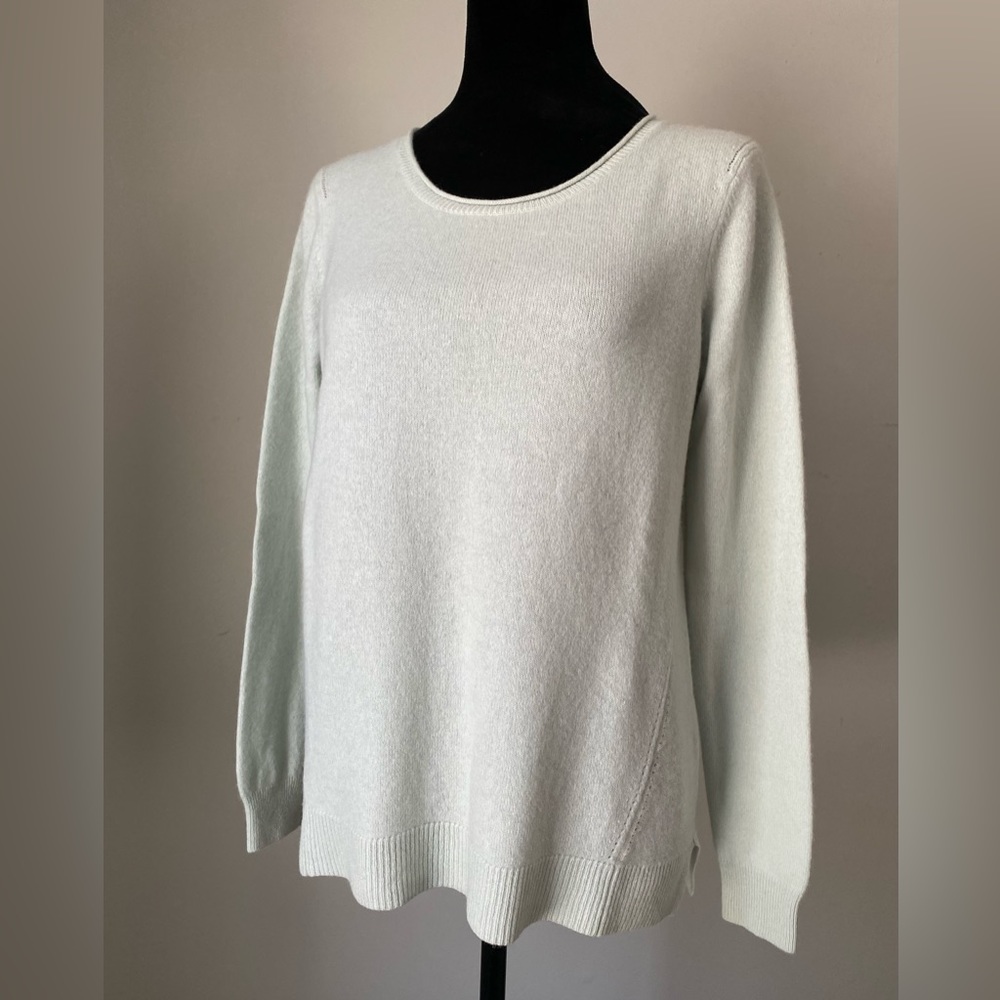 Ellen Tracy 100% Cashmere Ice Blue Crew Neck Sweater